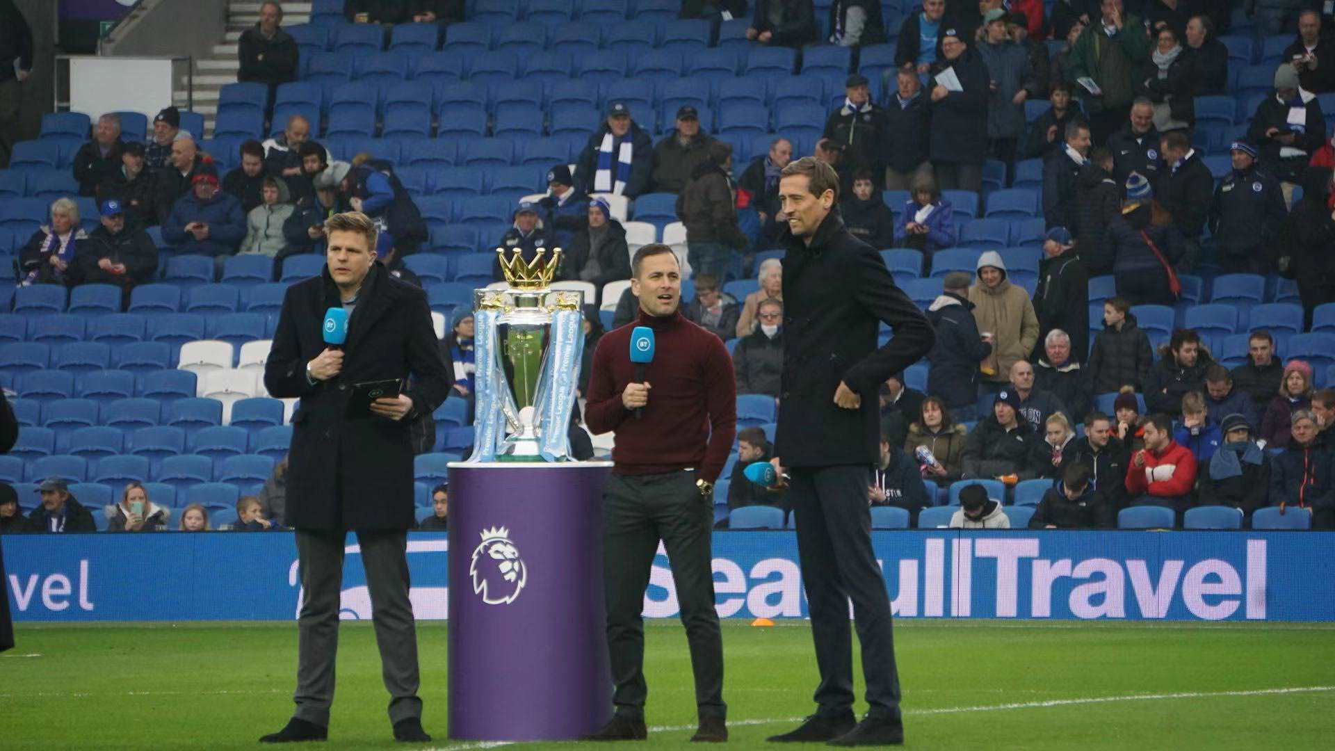 卡政府官员 卡政府官员